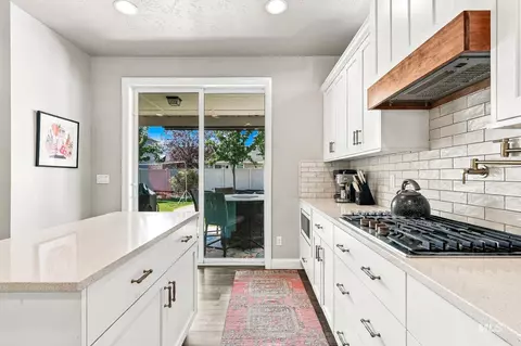 Kitchen - 365 N Tullshire, Eagle, ID 83616 photo 5 of 8