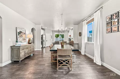 Dining - 365 N Tullshire, Eagle, ID 83616 photo 1 of 6