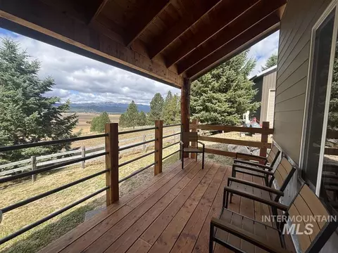 Exterior - 10092 Timberrim Dr, Cascade, ID 83611 photo 8 of 19