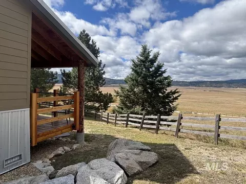 Exterior - 10092 Timberrim Dr, Cascade, ID 83611 photo 2 of 19
