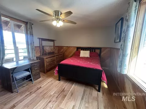 Bedroom - 10092 Timberrim Dr, Cascade, ID 83611 photo 1 of 8