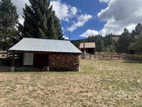 Exterior - 10092 Timberrim Dr, Cascade, ID 83611 photo 10 of 19