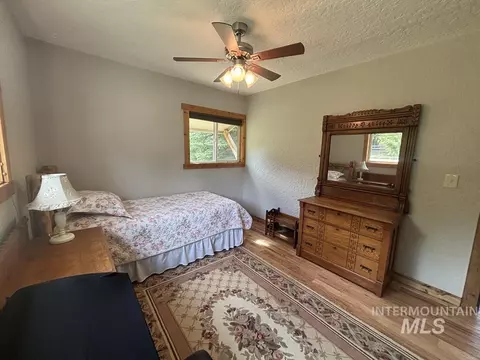 Bedroom - 10092 Timberrim Dr, Cascade, ID 83611 photo 6 of 8