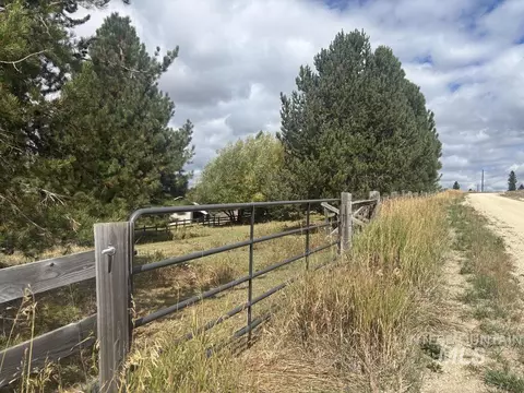 Exterior - 10092 Timberrim Dr, Cascade, ID 83611 photo 16 of 19