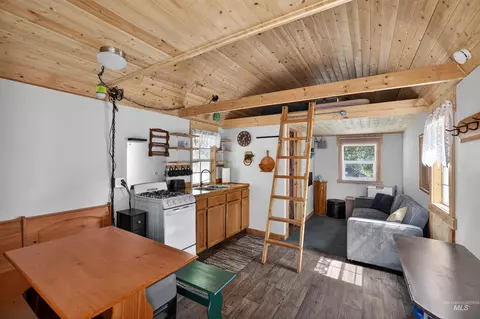 Other - 506 Hilltop Rd, Cascade, ID 83611 photo 2 of 19