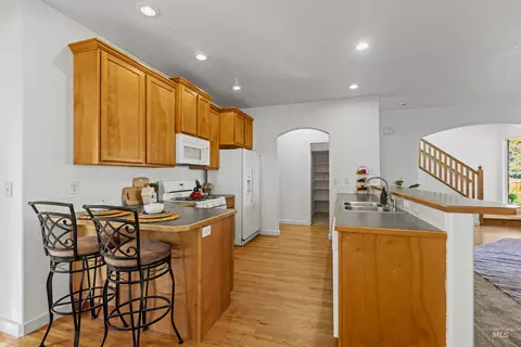 Kitchen - 675 E Pine Ave, Meridian, ID 83642 photo 4 of 5