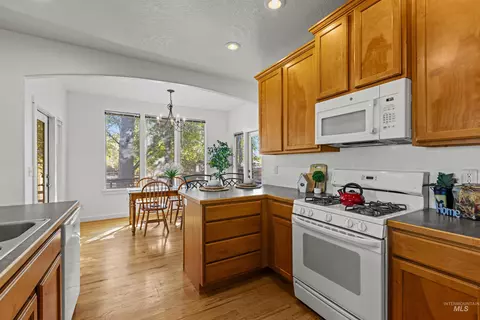 Kitchen - 675 E Pine Ave, Meridian, ID 83642 photo 2 of 5