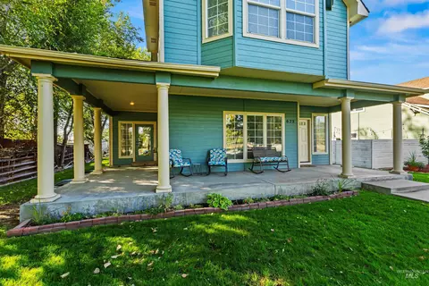 Exterior - 675 E Pine Ave, Meridian, ID 83642 photo 3 of 9