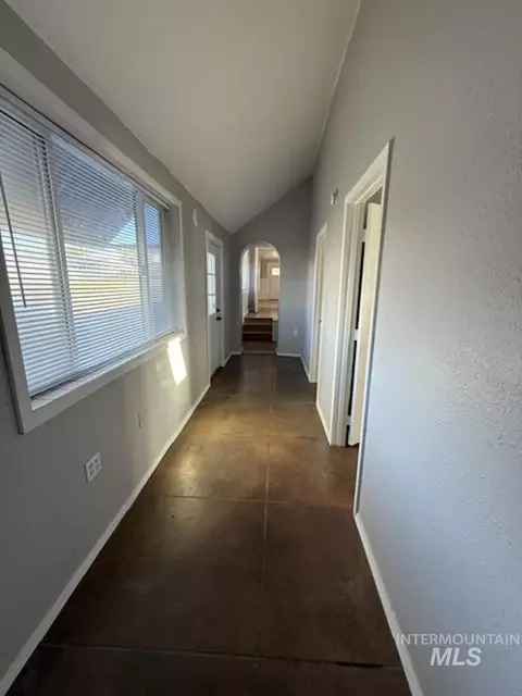 Entry Way - 94 N Oneida, Glenns Ferry, ID 83623 photo 1 of 1