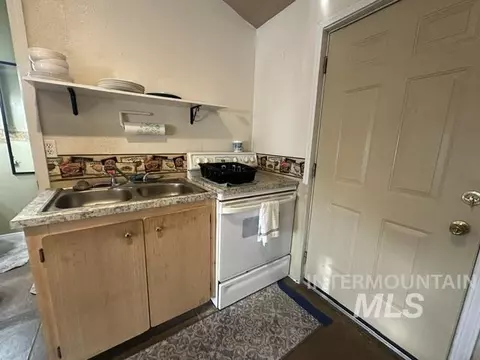 Kitchen - 94 N Oneida, Glenns Ferry, ID 83623 photo 1 of 1