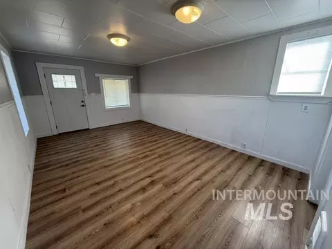Living - 94 N Oneida, Glenns Ferry, ID 83623 photo 1 of 1