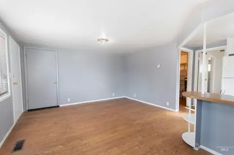 Living - 801 E Ball Ave, Parma, ID 83660 photo 5 of 5