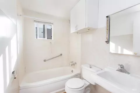Bath - 801 E Ball Ave, Parma, ID 83660 photo 1 of 1