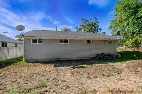 Exterior - 801 E Ball Ave, Parma, ID 83660 photo 2 of 4