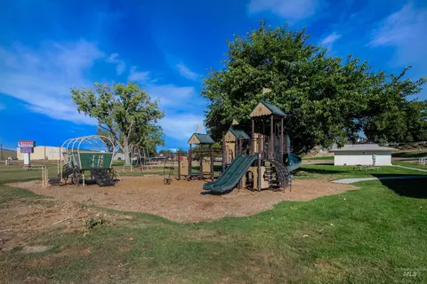 Exterior - 801 E Ball Ave, Parma, ID 83660 photo 4 of 4