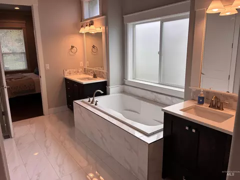 Bath - 2682 N Camerton Pl, Eagle, ID 83616 photo 2 of 3