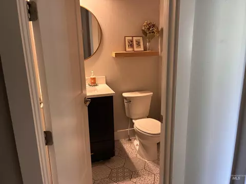 Bath - 2682 N Camerton Pl, Eagle, ID 83616 photo 3 of 3