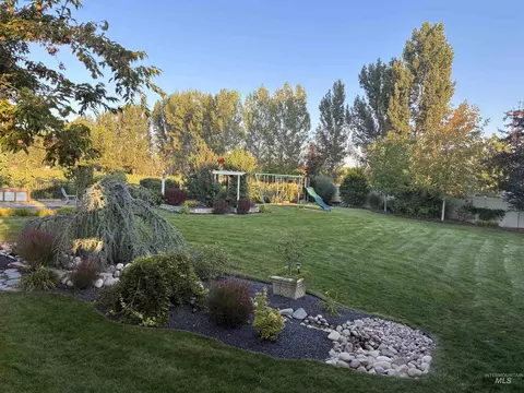 Exterior - 2682 N Camerton Pl, Eagle, ID 83616 photo 5 of 10