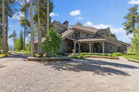Exterior - 2425 Cow Camp Rd, Stanley, ID 83278 photo 2 of 11