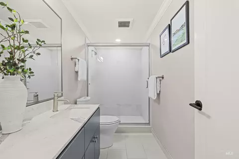 Bath - 1218 E Hearthstone Dr, Boise, ID 83702 photo 7 of 7