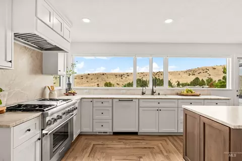 Kitchen - 1218 E Hearthstone Dr, Boise, ID 83702 photo 5 of 5