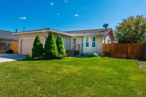 1638 SW 1st Pl, Ontario, OR 97914