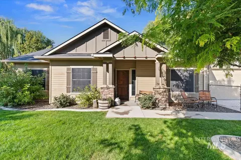 Exterior - 908 Walnut St, Caldwell, ID 83605 photo 4 of 12