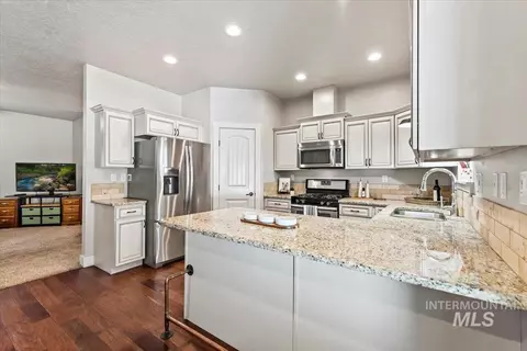 Kitchen - 908 Walnut St, Caldwell, ID 83605 photo 3 of 4