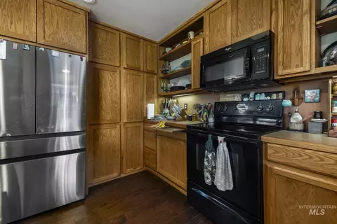 Kitchen - 2912 S 1050 E, Hagerman, ID 83332 photo 3 of 3