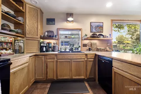 Kitchen - 2912 S 1050 E, Hagerman, ID 83332 photo 1 of 3