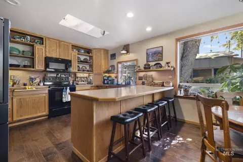 Kitchen - 2912 S 1050 E, Hagerman, ID 83332 photo 2 of 3
