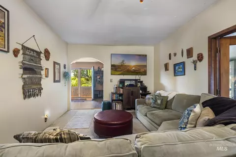 Living - 2912 S 1050 E, Hagerman, ID 83332 photo 1 of 2