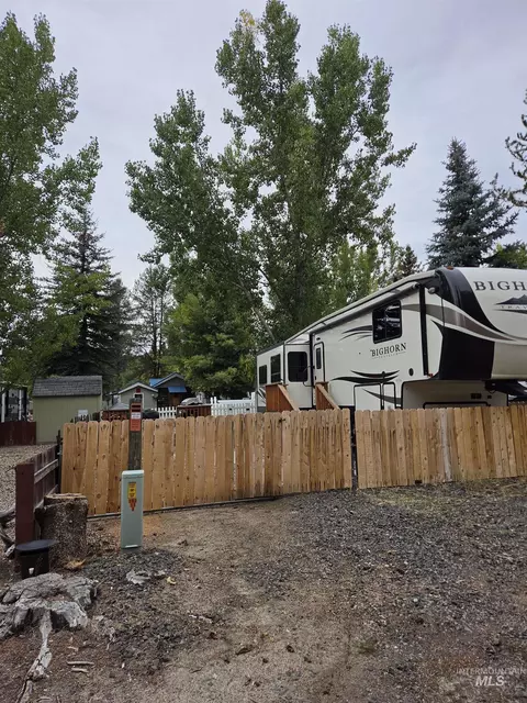 514 E24 Sawyer St, Cascade, ID 83611 photo 2