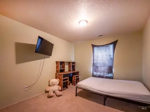 Bedroom - 14256 Pearl Pointe Dr, Caldwell, ID 83607 photo 3 of 5
