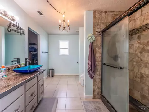 Bath - 14256 Pearl Pointe Dr, Caldwell, ID 83607 photo 2 of 3