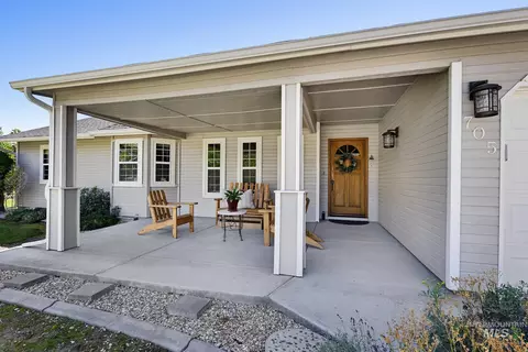 Exterior - 705 Keogh Ln, Caldwell, ID 83607 photo 4 of 13