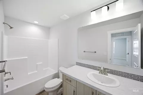Bath - 7289 W Newtown Dr, Eagle, ID 83616 photo 2 of 3