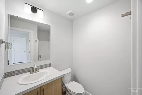Bath - 7289 W Newtown Dr, Eagle, ID 83616 photo 1 of 3