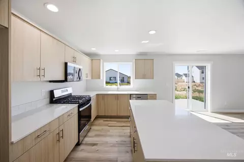 Kitchen - 7289 W Newtown Dr, Eagle, ID 83616 photo 3 of 3