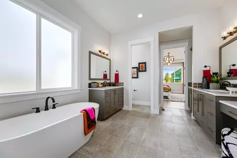 Bath - 4357 W Estuary Ct, Eagle, ID 83616 photo 5 of 8