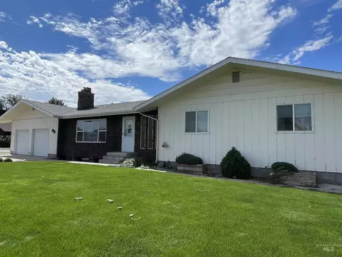 23 NW 16th St, Ontario, OR 97914