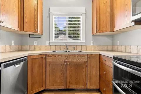 Kitchen - 6422 W Everett St, Boise, ID 83704 photo 2 of 3