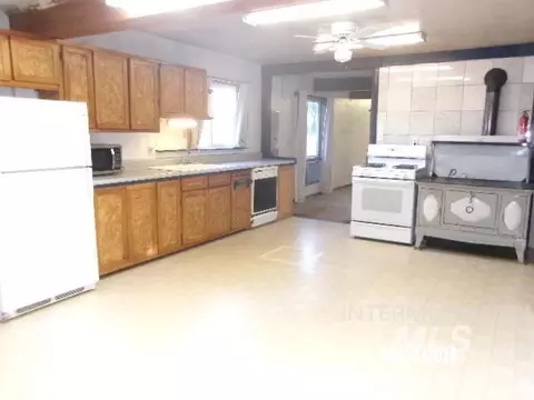 Kitchen - 31997 Second Fork Rd, Ola, ID 83657 photo 1 of 1