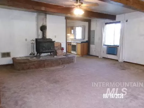 Living - 31997 Second Fork Rd, Ola, ID 83657 photo 2 of 4