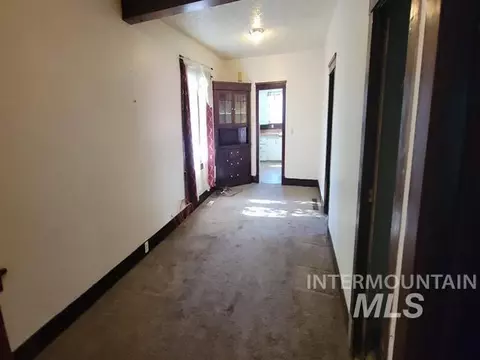 Entry Way - 704 E Grove Ave, Parma, ID 83660 photo 1 of 2