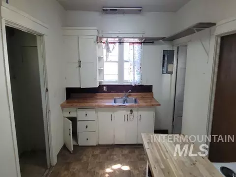 Other - 704 E Grove Ave, Parma, ID 83660 photo 3 of 9