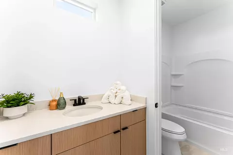 Bath - 420 E Sawyer Gold Ln #THE HEYBURN, Eagle, ID 83616 photo 4 of 5