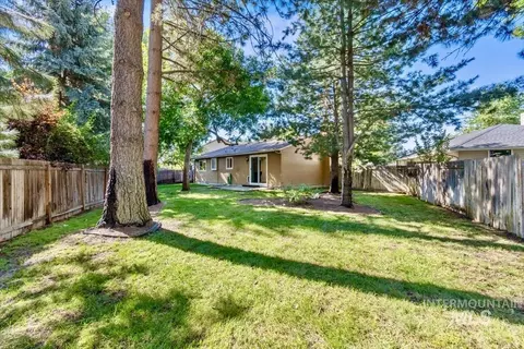 Exterior - 1526 E Symphony Ct, Boise, ID 83706 photo 8 of 9