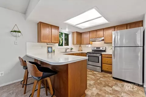 Kitchen - 1526 E Symphony Ct, Boise, ID 83706 photo 2 of 4