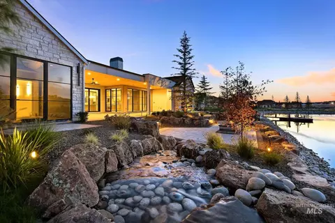Exterior - 7680 W Windhurst Ave, Eagle, ID 83616 photo 5 of 10